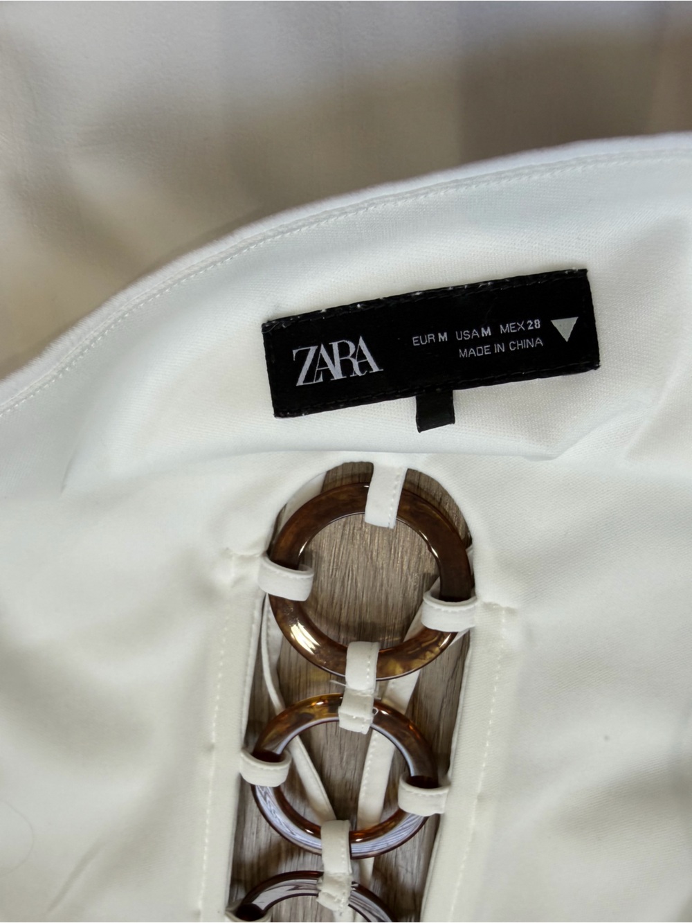 Zara white top with ring accents M - Picture 4 of 4
